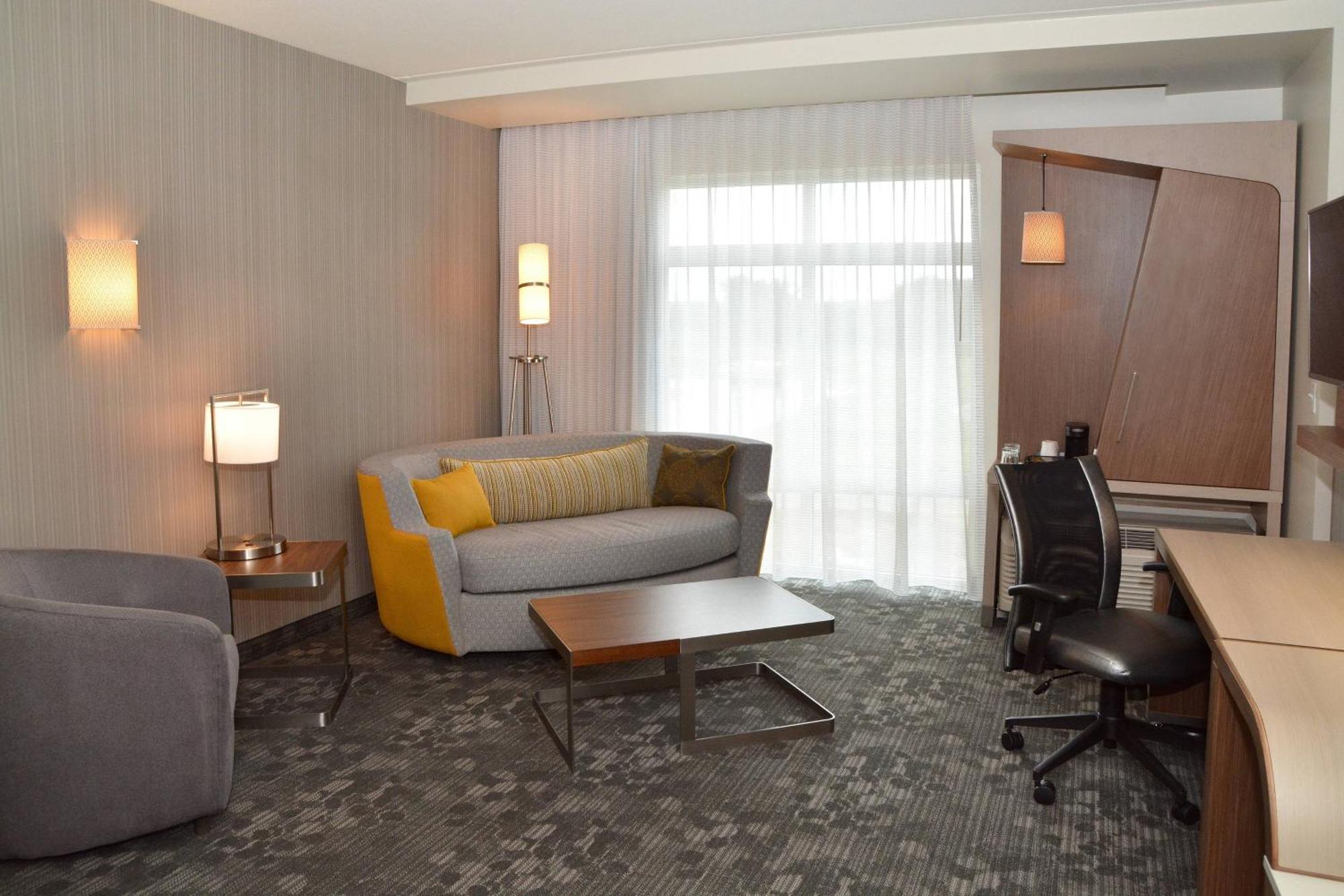 Courtyard By Marriott Youngstown Canfield Exterior foto